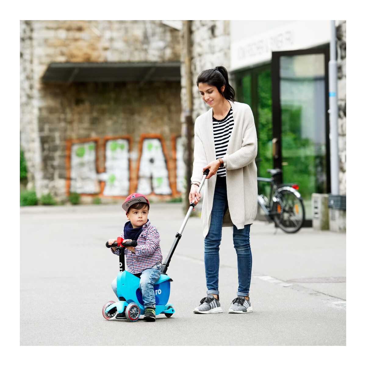 large Micro Mini2go Deluxe Plus Blue e1753732673814